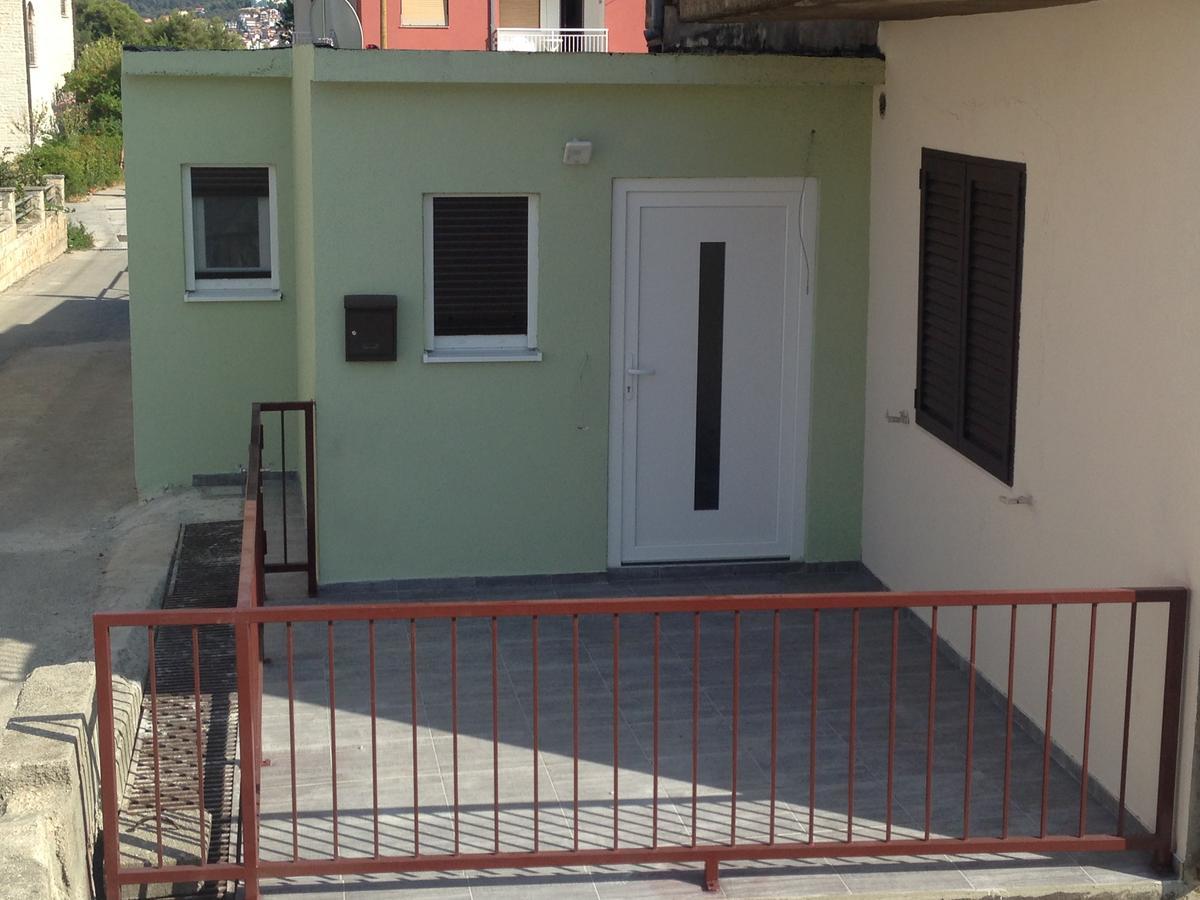 Chill Out Beach Apartments Trogir Exterior photo