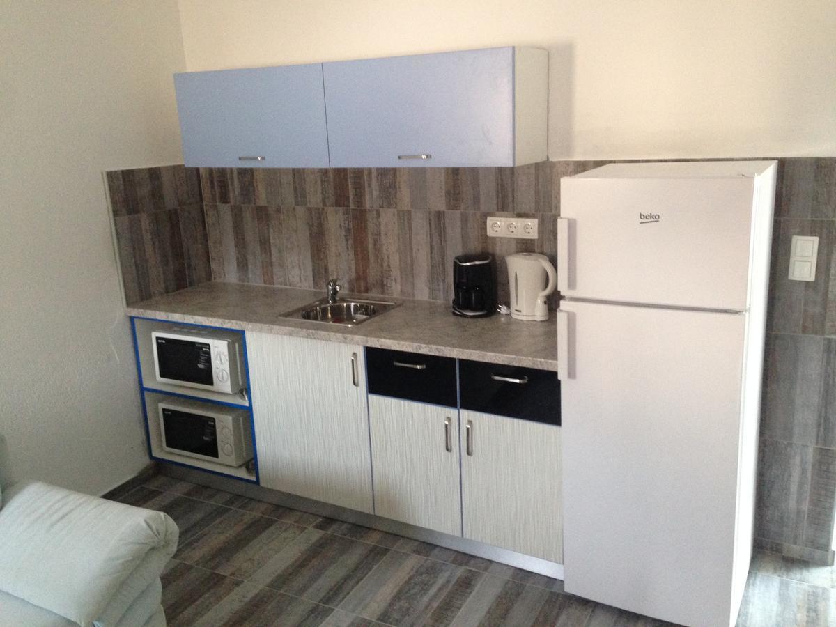 Chill Out Beach Apartments Trogir Exterior photo