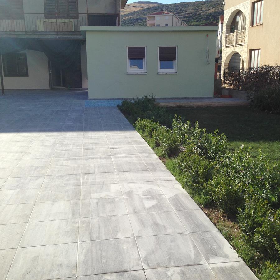 Chill Out Beach Apartments Trogir Exterior photo