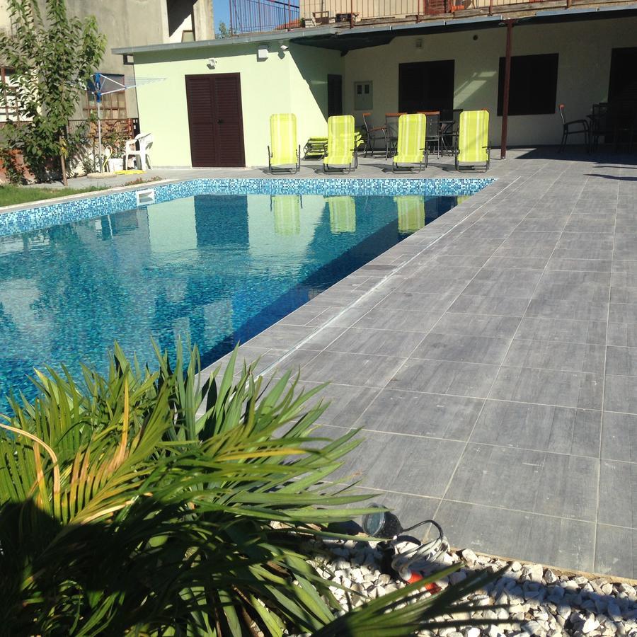 Chill Out Beach Apartments Trogir Exterior photo